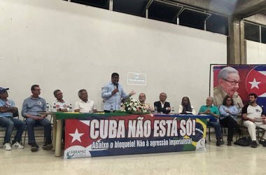"Precisamos lutar por Cuba para lutar por nós mesmos”: CUT participa de ato na UFBA