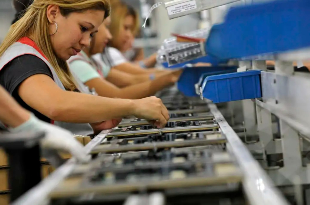 IPEA confirma: mulheres e negros serão os mais beneficiados com o fim da jornada 6x1