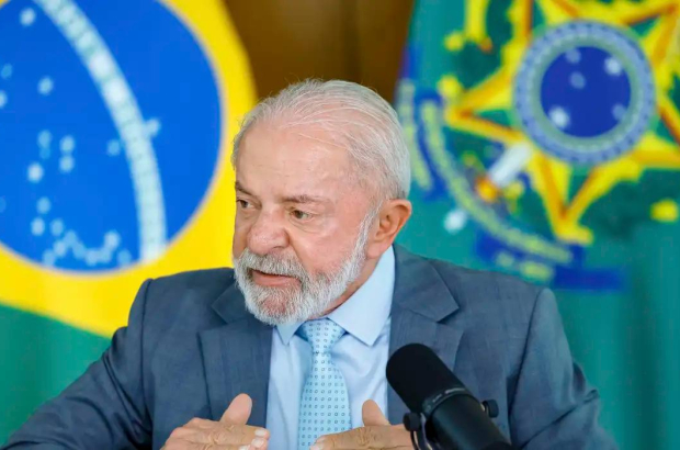 Lula envia ao Congresso projeto de lei pelo fim da escala 6x1