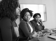 Mulheres negras avançam no mundo do trabalho, mas desafios ainda persistem