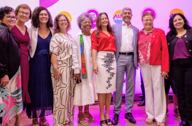 CUT Bahia reforça compromisso com igualdade na entrega do Selo Lilás